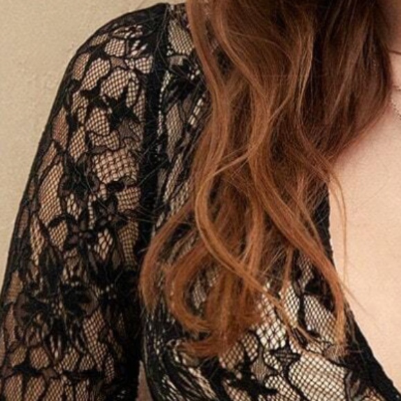 Luxe Black Floral Lace Dot Plunging Neck Party Evening Dress - Picture 2 of 5